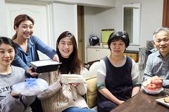 초운교회, 100여 명 선교사와 가족에 음식 나눠