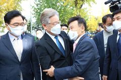 저런 거짓말쟁이가 대통령 되면, 나라에 미래가 있겠습니까?