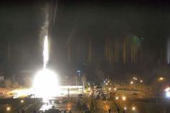 우크라 자포리자 원전, 러 공격에 화재… "폭발시 체르노빌 10배"