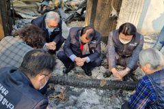 한교봉, 울진 산불 피해 교회 찾아 목회자와 이재민들 위로