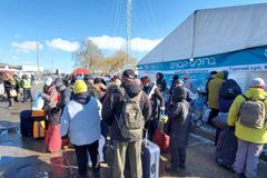 루마니아 거쳐 유럽 각국으로 흩어지는 우크라 난민들