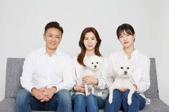 박시은-진태현 딸 입양 후 첫 가족사진… “둘에서 셋 되니 좋은 에너지 많아져”