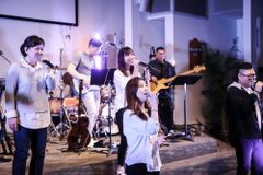 “이제는 모이자!” 美 원하트 워십 찬양 집회 개최