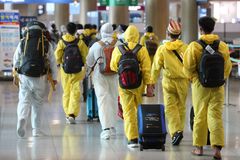 오늘부터 사적모임 최대 8명… 접종완료 해외입국자 격리 면제