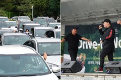 서울씨티교회 23회 드라이브인 예배…가수 현진영 특별 무대 선보여