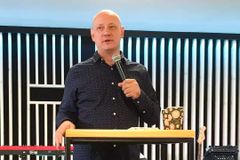 [단독] 러군에 납치된 우크라 목회자 무사 귀환