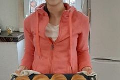 우크라 가정교회, 자녀 19명과 함께 전쟁 지역 음식 제공