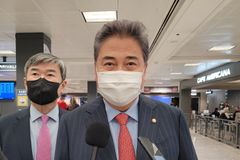 '방미' 박진 尹대표단장 "대북 정책 원칙 있게 할 것"