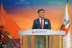“무너져가는 교회 일으켜 세우고 예배 회복해야”