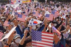 부활절, 서울시청 앞 메운 1만여 성도… “3년 내로 자유통일”