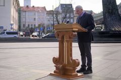 프랭클린 그래함 목사, 우크라에서 부활절 설교 전해