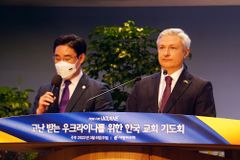 세계한인교류협, 주한 우크라 대사 등에 평화메달 수여