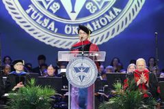 이영훈 목사, ORU 졸업예배 설교 및 명예박사 선정