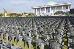 탈북 국군포로, 최초로 대통령 취임식 참석한다