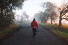 ‘혼밥과 고독사’ 이제 그만… 교회, ‘함께 서기’ 돕자