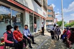 모두가 행복해지는 식당, "어르신은 천원만 내세요"