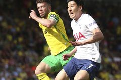 손흥민, 亞 선수 첫 EPL 득점왕 등극… 토트넘 챔스행