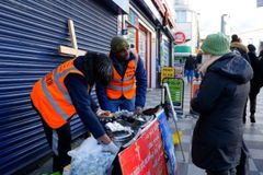 코로나 규정 위반했다고 체포된 英 거리설교자, 무죄 판결 받아
