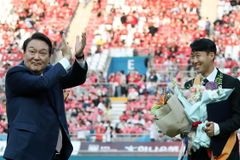 尹 "2002 월드컵때처럼 국민통합 되면 못할 것 없다"