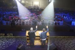 프랭클린 그래함 목사 브라질 전도 집회, 6만 8천 명 운집