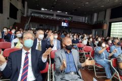 “아버지 묻힌 우크라로 돌아가 교인들과 함께 하고파”