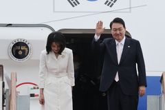 尹대통령, 나토 정상회의 참석 출국… 다자외교 데뷔전