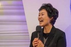 “‘수어’로 농인의 감정과 마음 전합니다”