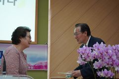 고신 전국여전도회연합회, 고려신학원에 발전헌금 1백만 원 전달