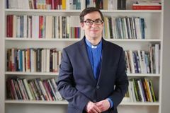 해고당한 英 목사의 경고… “전체주의가 서구사회 장악”