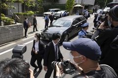 故아베, 日도쿄 자택에 도착… 기시다 총리 방문해 조문