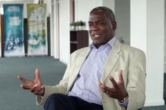 英 보건장관 “기도회 설교 듣고 사임 결정”