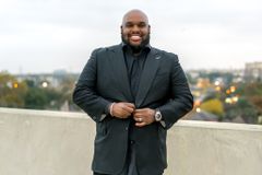 ‘급성 폐색전증’ 존 그레이 목사 퇴원… 아내 “하나님의 기적”