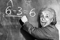 천재였던 아인슈타인, 그의 아내와 아들은 행복했을까?