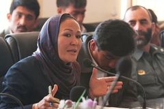 아프간 첫 여성 시장 “탈레반, 소수민족 대량학살 자행”