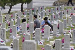 美도 조기 게양해 기리는데… 우리에겐 잊힌 6·25휴전일