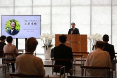 생전의 하용조 목사 “약했기에, 가장 중요한 것에만 집중했다”