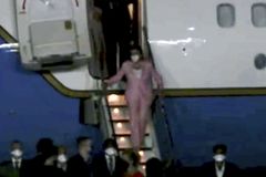 美펠로시, 中 반발 속 대만 도착… "결코 독재에 굴복하지 않는다"