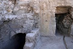 예루살렘 서부장벽 공사 도중 1세기 유물들 대거 발견