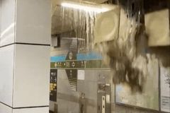 '홍수·산사태 공포' 잠 못든 서울… 도로·지하철 일부 마비