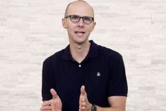 “외로움 느끼는 것이 죄? 감정 적절하게 다루는 방법 배워야”