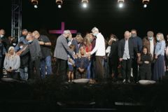 美 목회자들, 교회 내 女리더십은 ‘OK’ 女담임목사는 ‘글쎄’