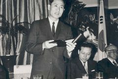 “김준곤 목사, 박정희에게도 당당… ‘민족복음화’, 현대사에 필수”