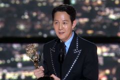 에미상 남우주연상 이정재 “먼저 하나님께 감사”