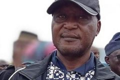 나이지리아 정부의 ‘기독교 박해 대응’ 비판한 언론인 재판, 또 연기돼