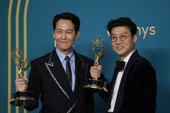 최초 또 최초… '오징어 게임' 에미 감독·남우주연 등 6관왕