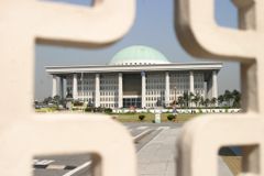 종교인 퇴직소득 과세 완화 개정안, 법사위에서 ‘제동’