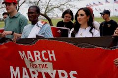 ‘순교자를 위한 행진’ 美 워싱턴 D.C서… 수백여 명 참석