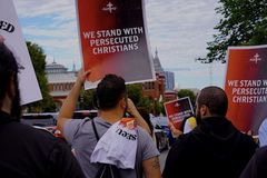 박해받는 기독인 위해 수백여 명 행진 “순교자의 삶 살자”