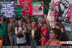 이란, ‘히잡 의문사’ 항의 시위 확산… 강경 대응에 사망자 속출