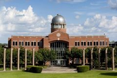 美 휴스턴침례대, ‘침례’ → ‘기독교’ 교명 변경